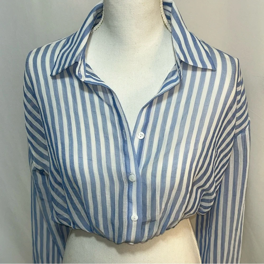 French Kyss White and‎ Blue Striped Crop Button Down - Picture 2 of 6